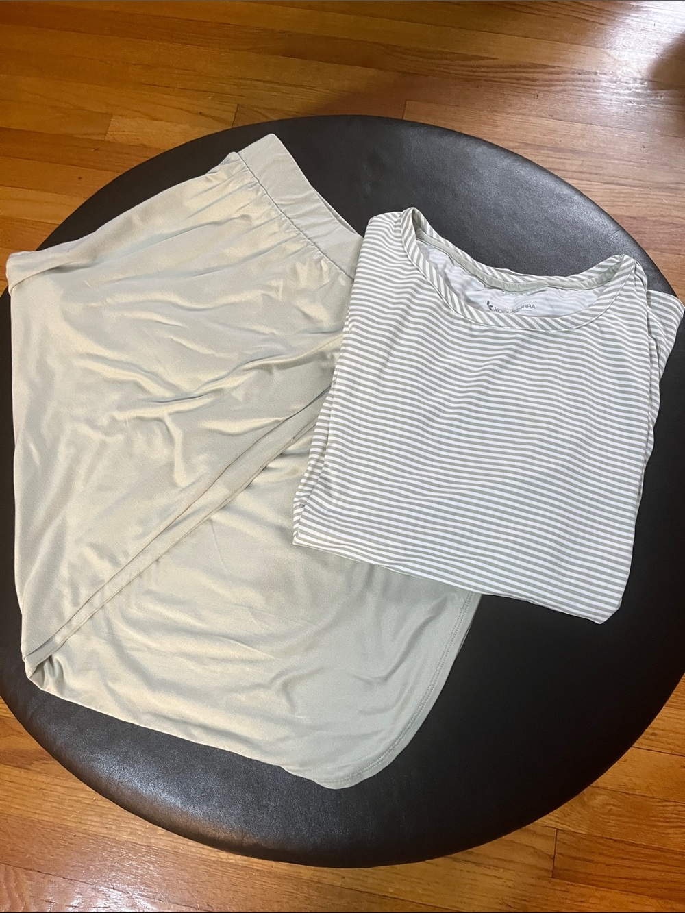 Koolaburra by Ugg Striped Short Sleeve Top and Cream Wide Leg Pants Set - Picture 8 of 11